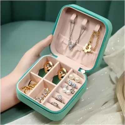 Zipper Jewelry Box – size and shape